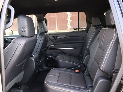 New 2026 Chevrolet Traverse High Country w/ LPO, Floor Liner Package image 21