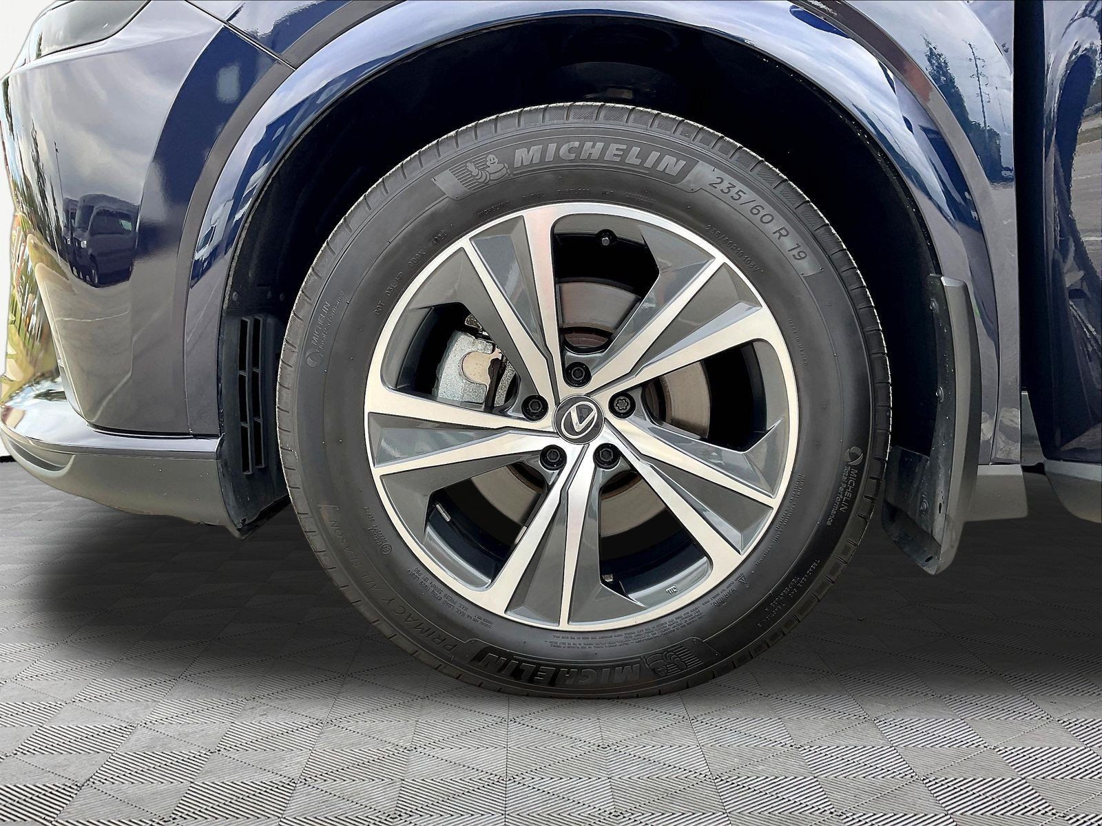 Used 2025 Lexus RX 350 Premium w/ Accessory Package (Z1) FWD image 34