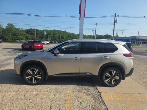 Certified 2022 Nissan Rogue Platinum w/ Head-Up Display Package AWD/4WD image 8