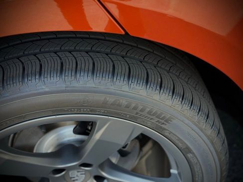 New 2025 Porsche Macan AWD/4WD image 19