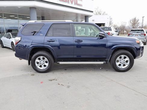 Used 2016 Toyota 4Runner SR5 Premium image 7