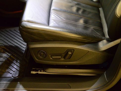 Used 2023 Audi Q4 e-tron Premium Plus w/ Premium Plus image 24