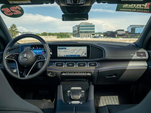 Certified 2025 Mercedes-Benz GLS 450 4MATIC image 22