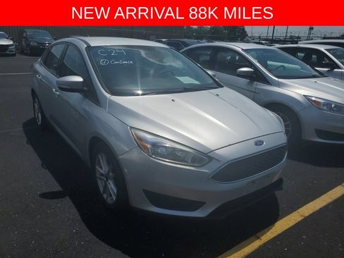 Used 2016 Ford Focus SE FWD image 1