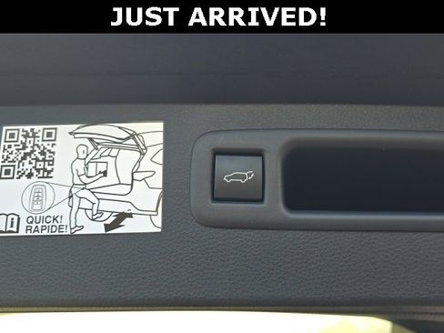 Used 2024 Toyota Highlander XLE image 9