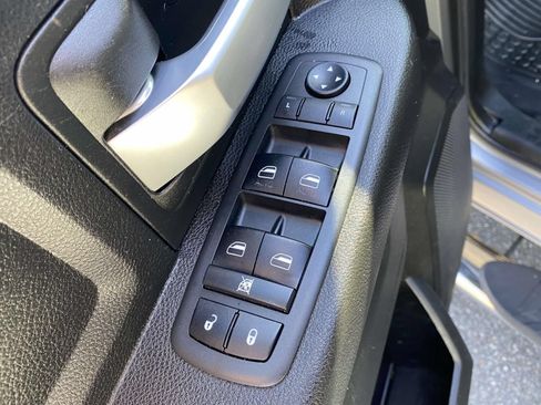 Used 2019 RAM 3500 Tradesman w/ Chrome Appearance Group AWD/4WD image 17