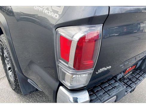 Used 2021 Toyota Tacoma TRD Off-Road image 30