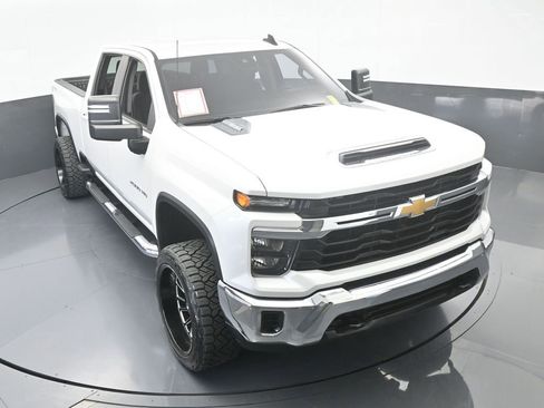 Used 2024 Chevrolet Silverado 2500 LT image 58