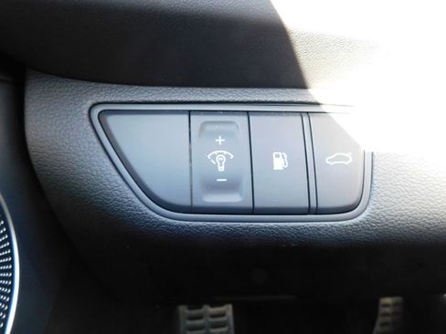 Used 2025 Genesis G70 3.3T Advanced image 22