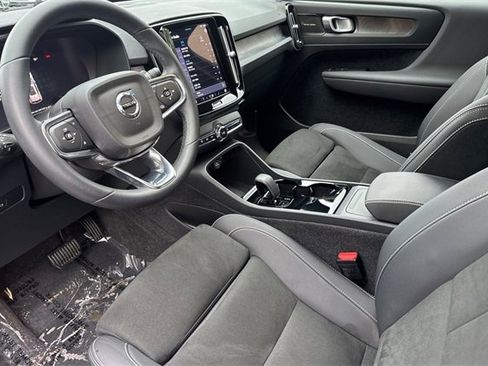 Used 2023 Volvo XC40 Recharge Ultimate w/ Protection Package Premier image 10