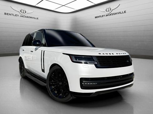 Used 2023 Land Rover Range Rover SE image 11