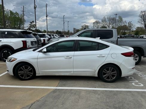 Used 2017 Hyundai Elantra SE w/ SE A/T Tech Package 03 image 2