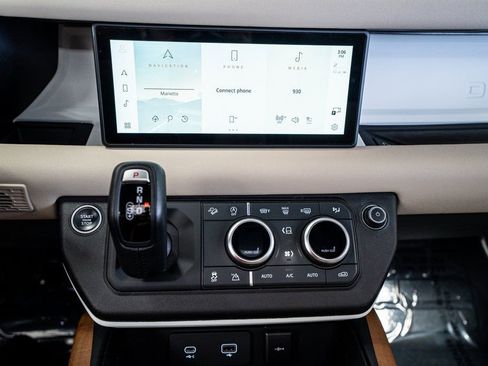 Used 2022 Land Rover Defender 90 X-Dynamic S image 47