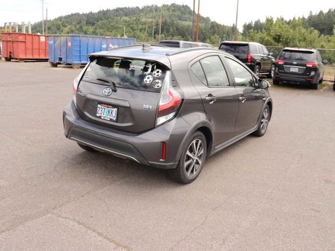 Used 2018 Toyota Prius C Two FWD image 5