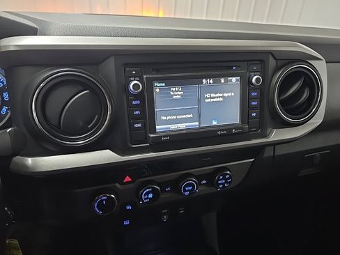 Used 2018 Toyota Tacoma SR5 image 24