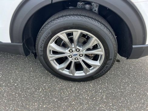 Certified 2023 Ford Explorer XLT w/ Equipment Group 202A AWD/4WD image 30