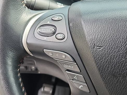 Used 2019 Nissan Pathfinder SL AWD/4WD image 22
