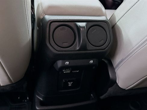 Used 2021 Jeep Wrangler Unlimited Sahara AWD/4WD image 28
