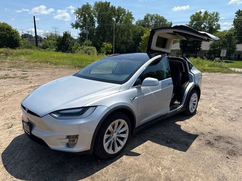 Used 2016 Tesla Model X 75D AWD/4WD image 22