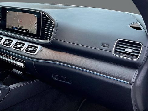 Used 2022 Mercedes-Benz GLS 450 4MATIC image 17