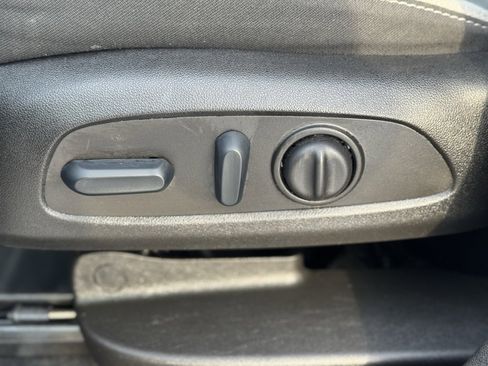 Used 2023 Chevrolet Equinox LS w/ LS Convenience Package image 22