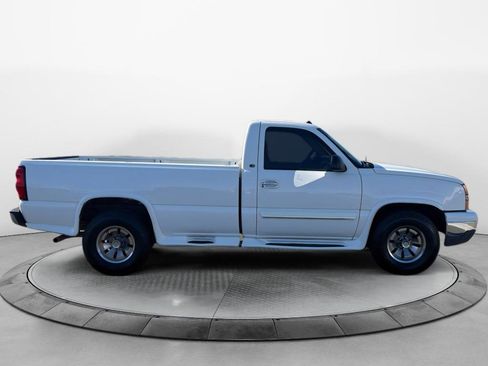 Used 2004 Chevrolet Silverado 1500 LS w/ Light Duty Power Package AWD/4WD image 4