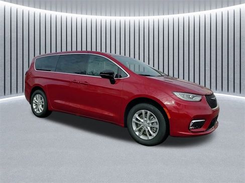 New 2026 Chrysler Pacifica Select image 2
