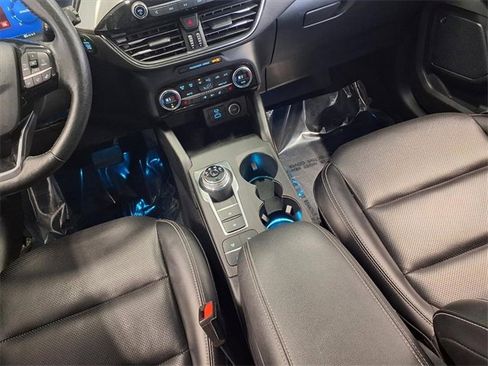 Used 2021 Ford Escape Titanium image 12