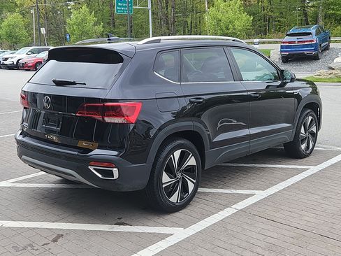 Certified 2024 Volkswagen Taos SE AWD/4WD image 3