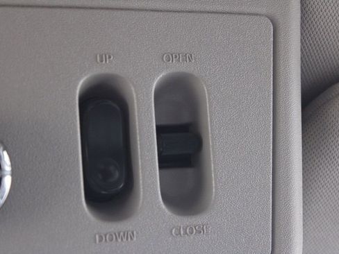 Used 2013 Nissan Armada Platinum image 34