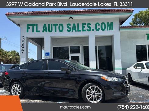 Used 2020 Ford Fusion SE FWD image 2