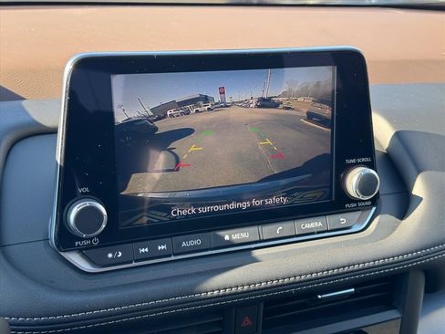 Certified 2023 Nissan Rogue SV image 24