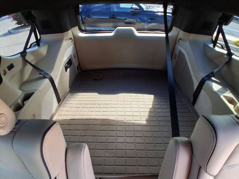 Used 2023 Cadillac Escalade Premium Luxury AWD/4WD image 26