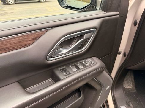 Used 2021 Chevrolet Tahoe LT w/ LT Signature Package image 14