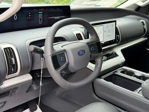 New 2026 Ford Expedition Active RWD image 18