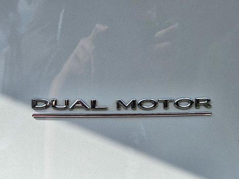 Used 2023 Tesla Model Y Performance AWD/4WD image 31