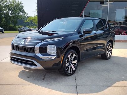 New 2025 Mitsubishi Outlander SE