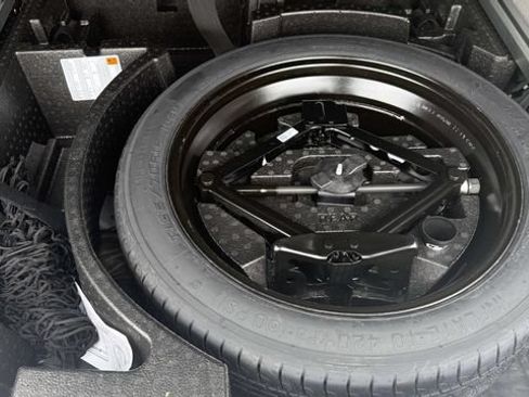 Certified 2024 Cadillac XT5 Premium Luxury AWD/4WD image 25