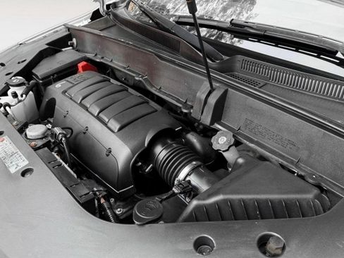 Used 2017 Chevrolet Traverse LT image 27