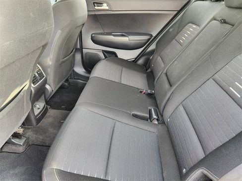 Used 2018 Kia Sportage LX image 29