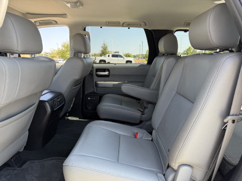 Used 2016 Toyota Sequoia Limited w/ Safety & Convenience Package RWD image 28