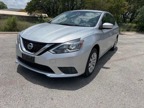Used 2016 Nissan Sentra S image 4