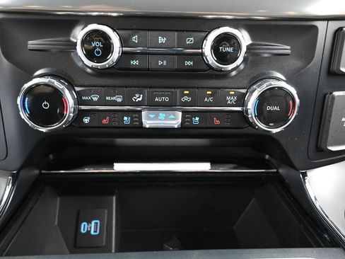 Used 2024 Ford F150 Lariat w/ Tow/Haul Package image 19