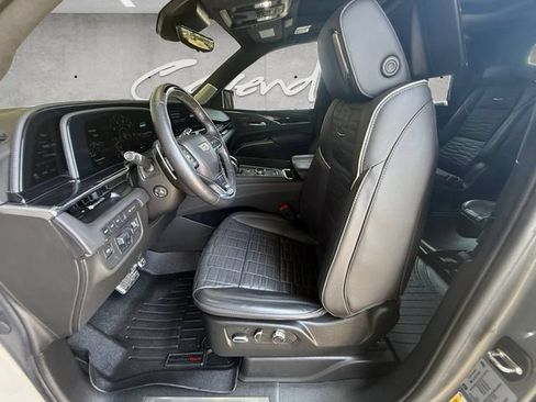 Used 2023 Cadillac Escalade V AWD/4WD image 19