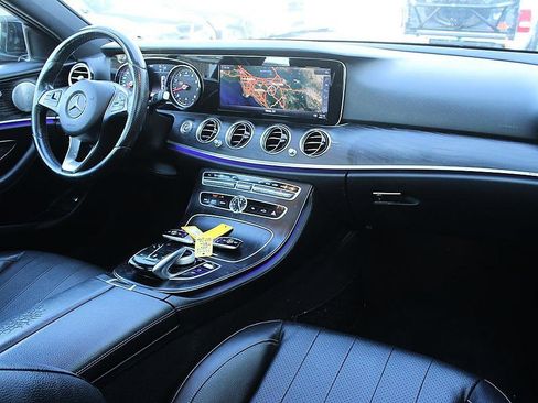 Used 2018 Mercedes-Benz E 300 image 19