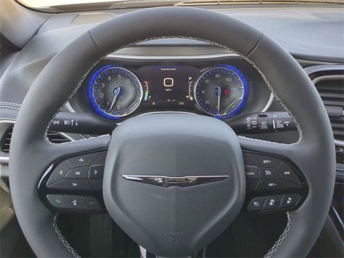 New 2026 Chrysler Pacifica Select w/ S Appearance Package image 32
