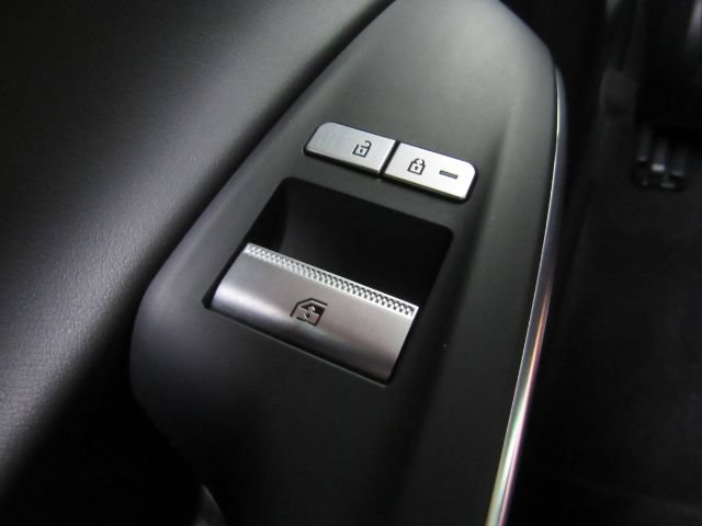 Used 2022 Genesis GV70 2.5T AWD/4WD image 33