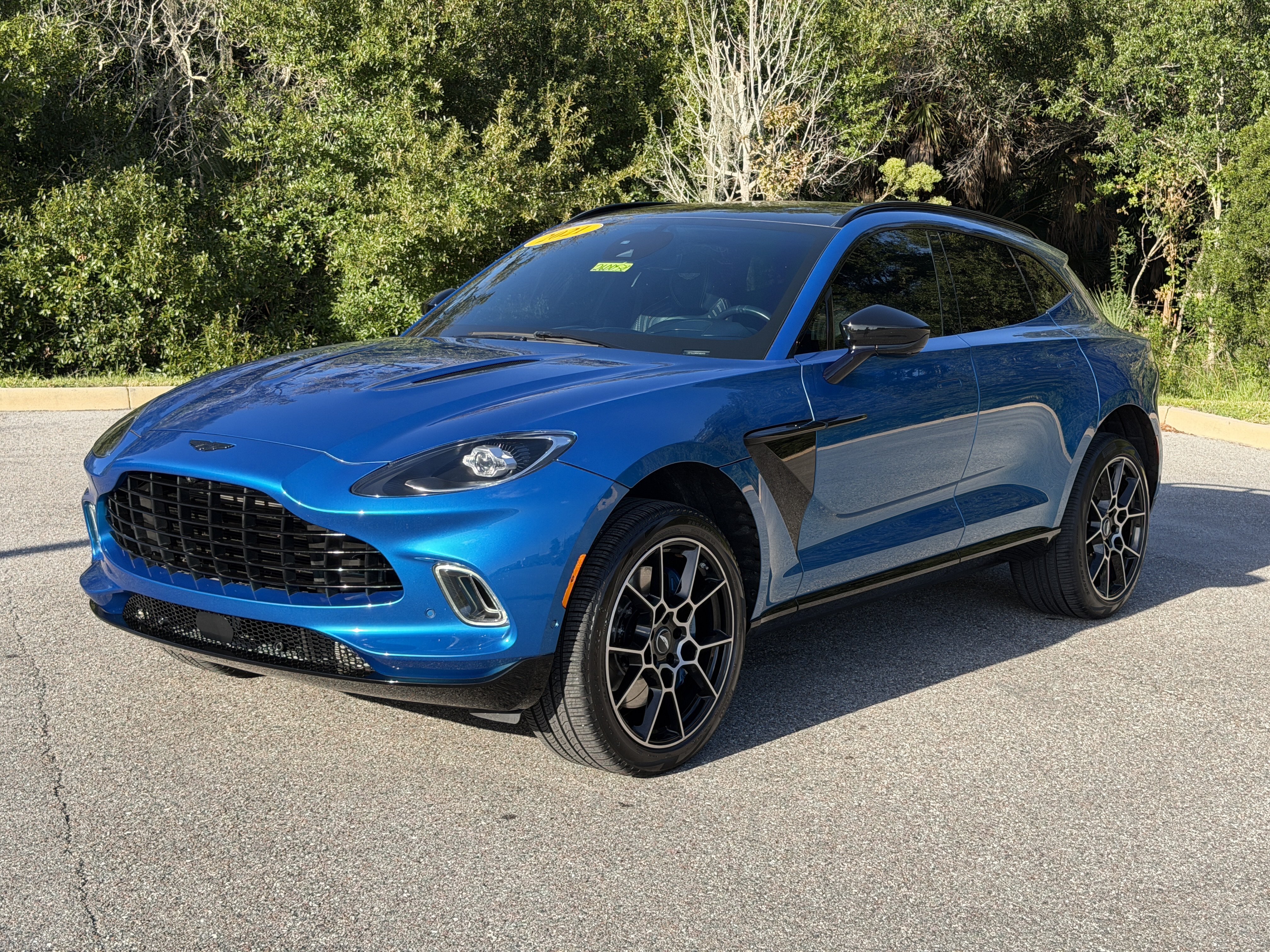 Used 2021 Aston Martin DBX AWD/4WD image 4