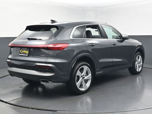 Used 2025 Audi Q5 Premium Plus w/ Premium Plus AWD/4WD image 5