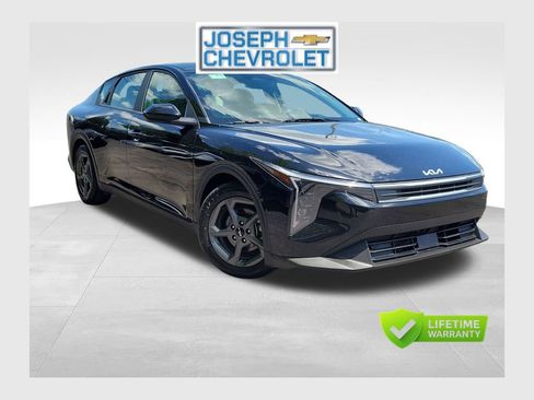 Used 2025 Kia K4 FWD image 1